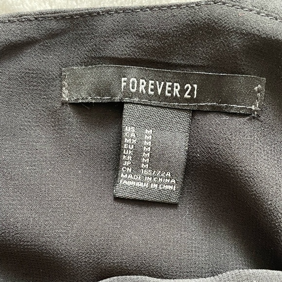 Forever 21 black sleeveless romper - Picture 4 of 8